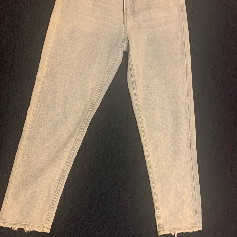 Women high rise jeans light wash finish
